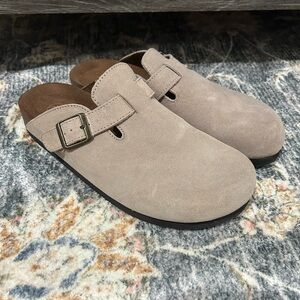 White Mountain Tan Suede Mules
